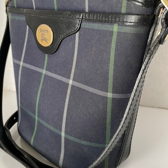Authentic Burberry Check Crossbody/Shoulder Bag. - Picture 3 of 17